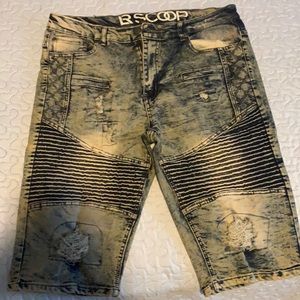 R scoop shorts great condition